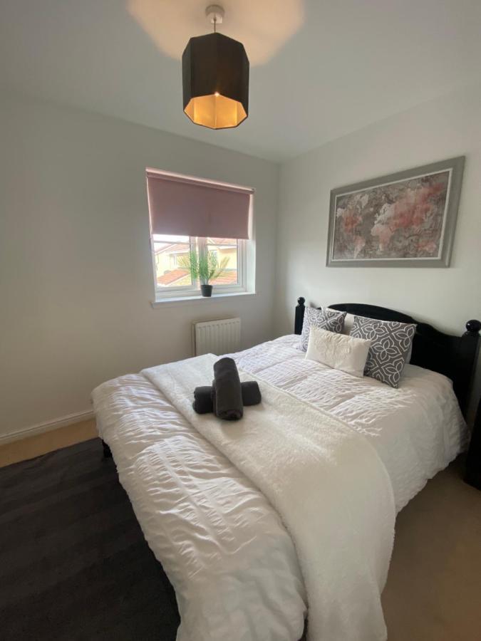 Inverness City Apartments - Modern & Bright Apartment Close To Raigmore Hospital & Shops Inshes Kültér fotó